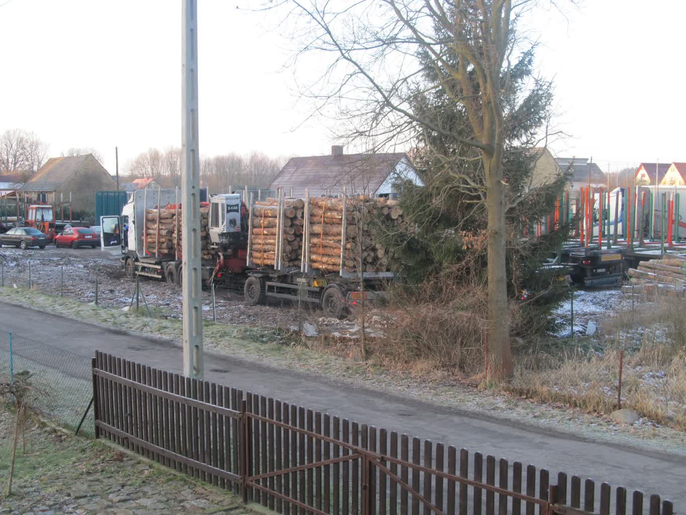 W środku spokojnego osiedla 10 baza 4.jpg