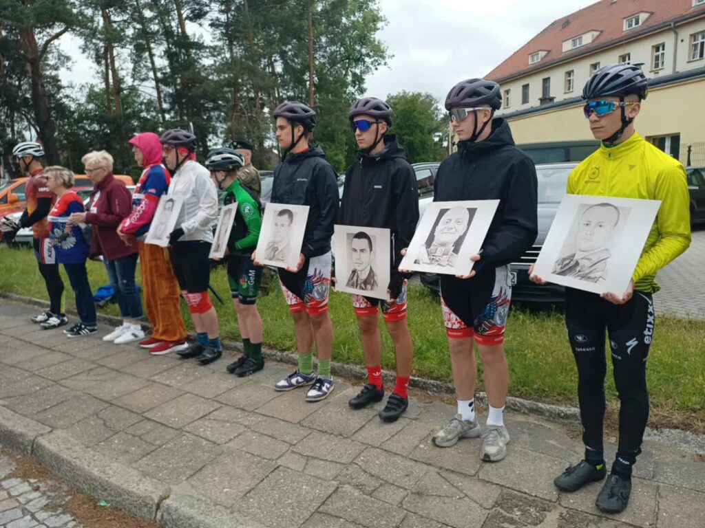 Rowerowy Rajd Weteranów upamiętnia poległych fot. K.Gonera