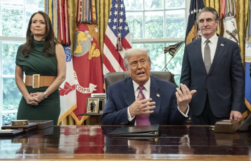 Prezydent Donald Trump. Fot. PAP/EPA/KEN CEDENO