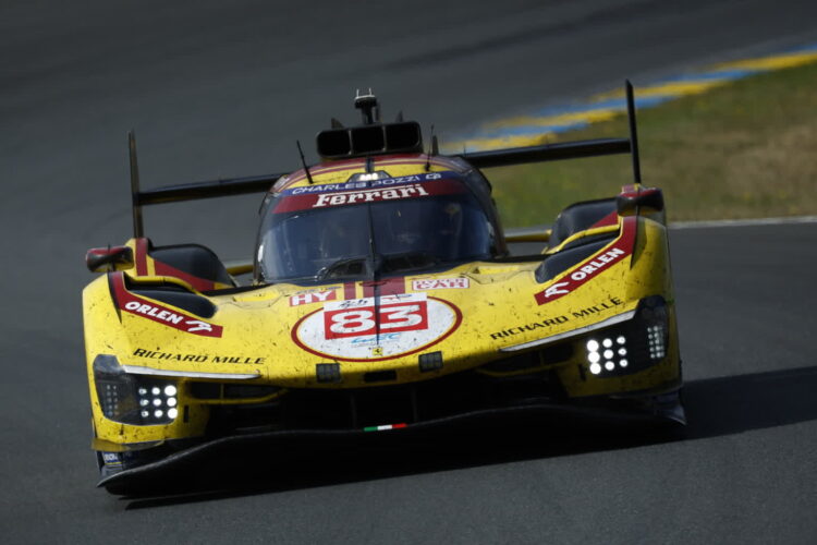 Robert Kubica mistrzem Le Mans 9 Robert Kubica w swojej aucie podczas Le Mans (PAP/EPA/YOAN VALAT)