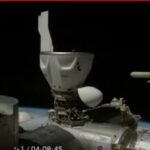 Dokowanie kapsuły Dragon na ISS. Fot. YouTube