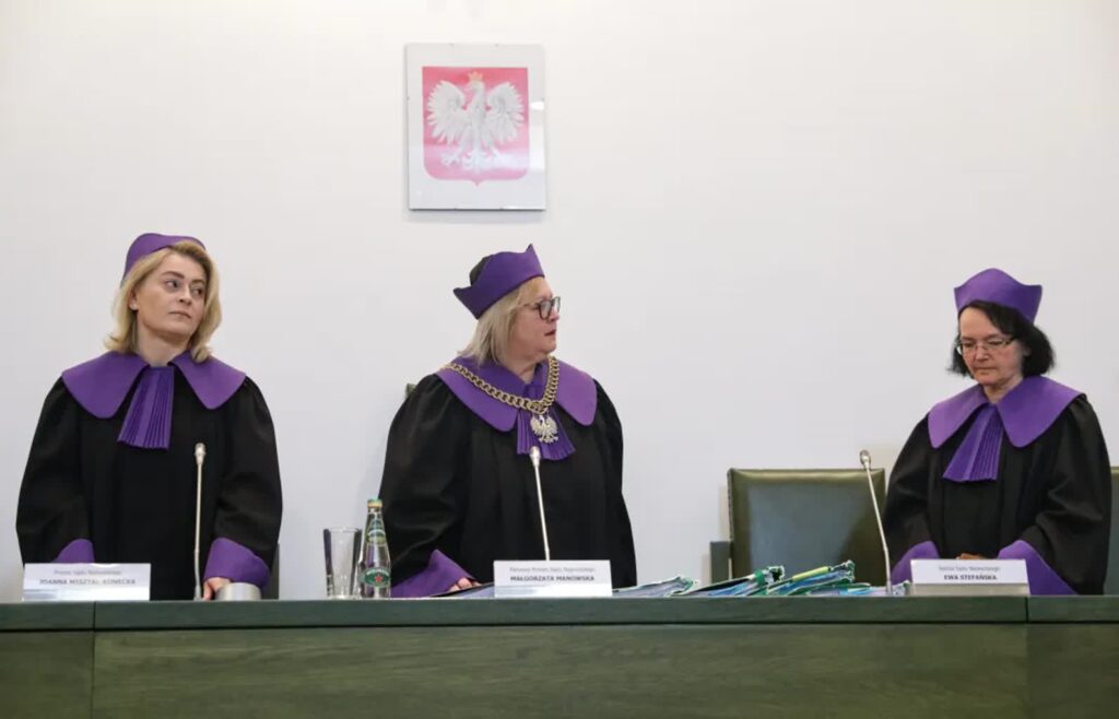 Wiadomo, kiedy SN podejmie uchwałę w sprawie ważności wyborów. Podano datę 1 I prezes SN Małgorzata Manowska (w środku) Fot. PAP/Tomasz Gzell