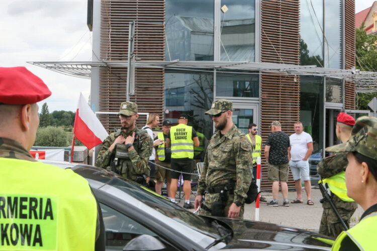 Przejście graniczne w Słubicach (PAP/Lech Muszyński)