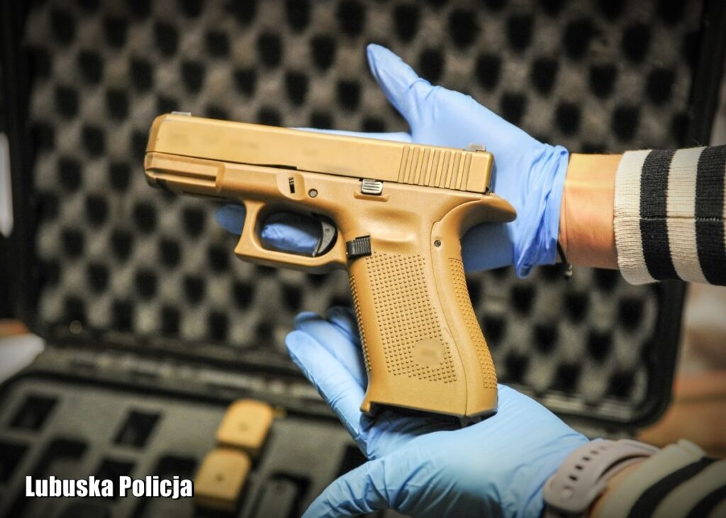 Akt oskarżenia przeciwko sprawcom kradzieży broni palnej Radio Zachód - Lubuskie