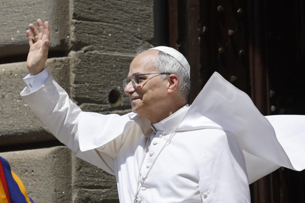 Papież: zatrzymać barbarzyństwa wojny Fot. PAP/EPA/FABIO FRUSTACI