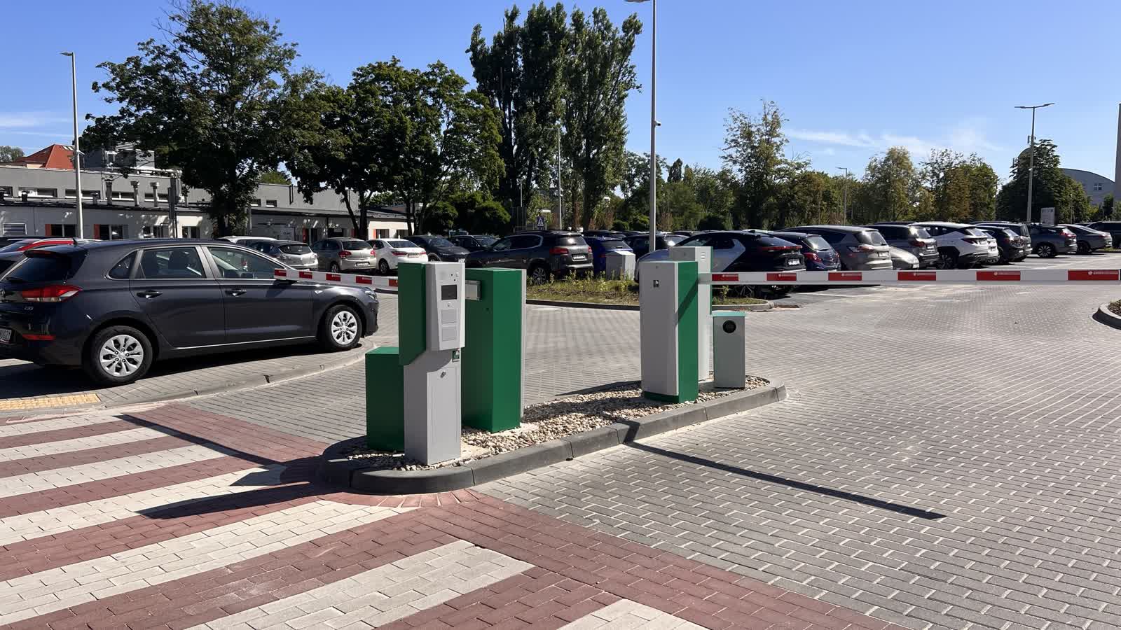 Parkingi w zielonogórskim szpitalu po nowemu Radio Zachód - Lubuskie