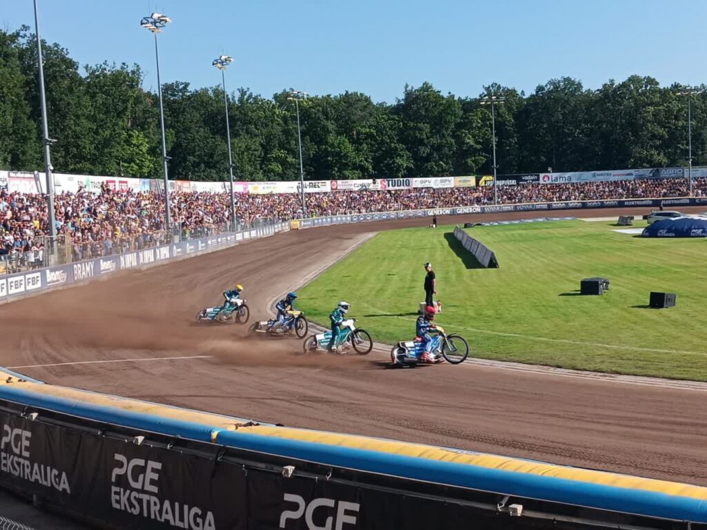 W trzech meczu się nie wygra! Falubaz oddalił się od play-offów! 1 fot. Jacek Białogłowy