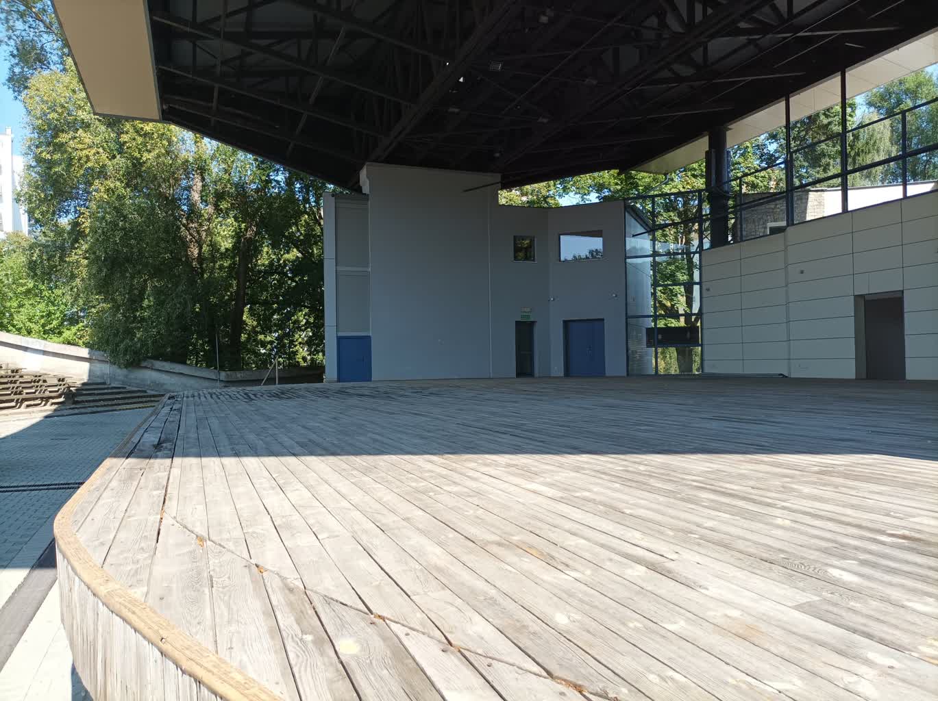 Remont amfiteatru – oferty do 7.08 Radio Zachód - Lubuskie