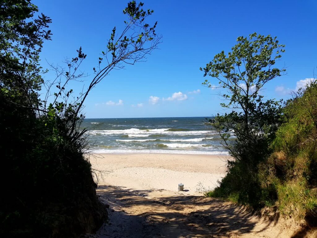 WAKACJE Z RADIOWYM REPORTAŻEM WAKACJE Z RADIOWYM REPORTAŻEM Radio Zachód - Lubuskie