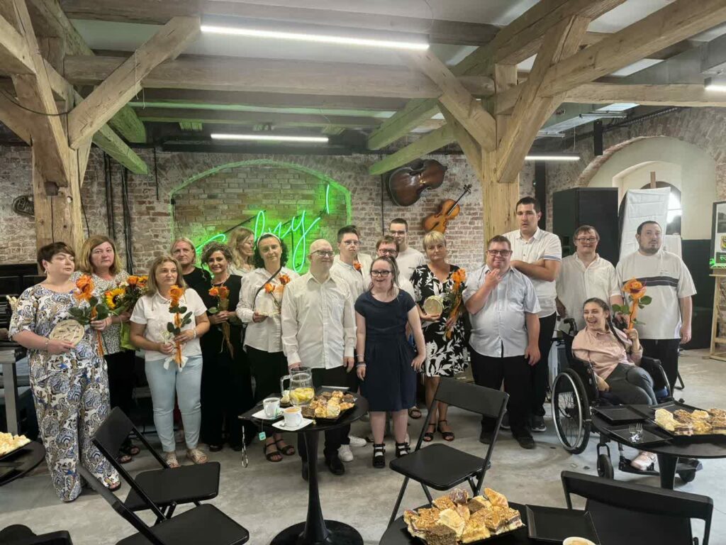 „25 PLUS”- reportaż Elżbiety Wozowczy- Leszko w środę po 18.00 „25 PLUS”- reportaż Elżbiety Wozowczy- Leszko w środę po 18.00 Radio Zachód - Lubuskie