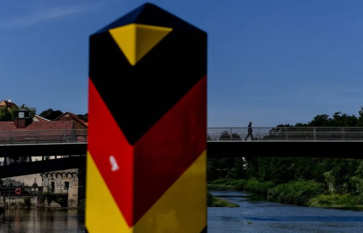 Most łączący Zgorzelec i Görlitz. Fot. EPA/FILIP SINGER