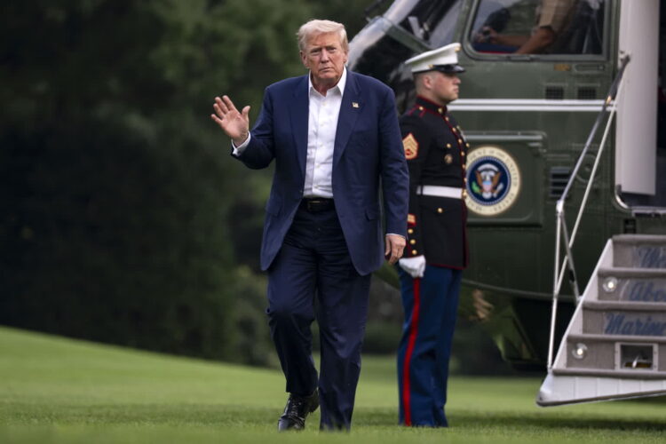 Donald Trump (PAP/EPA/BONNIE CASH / POOL)