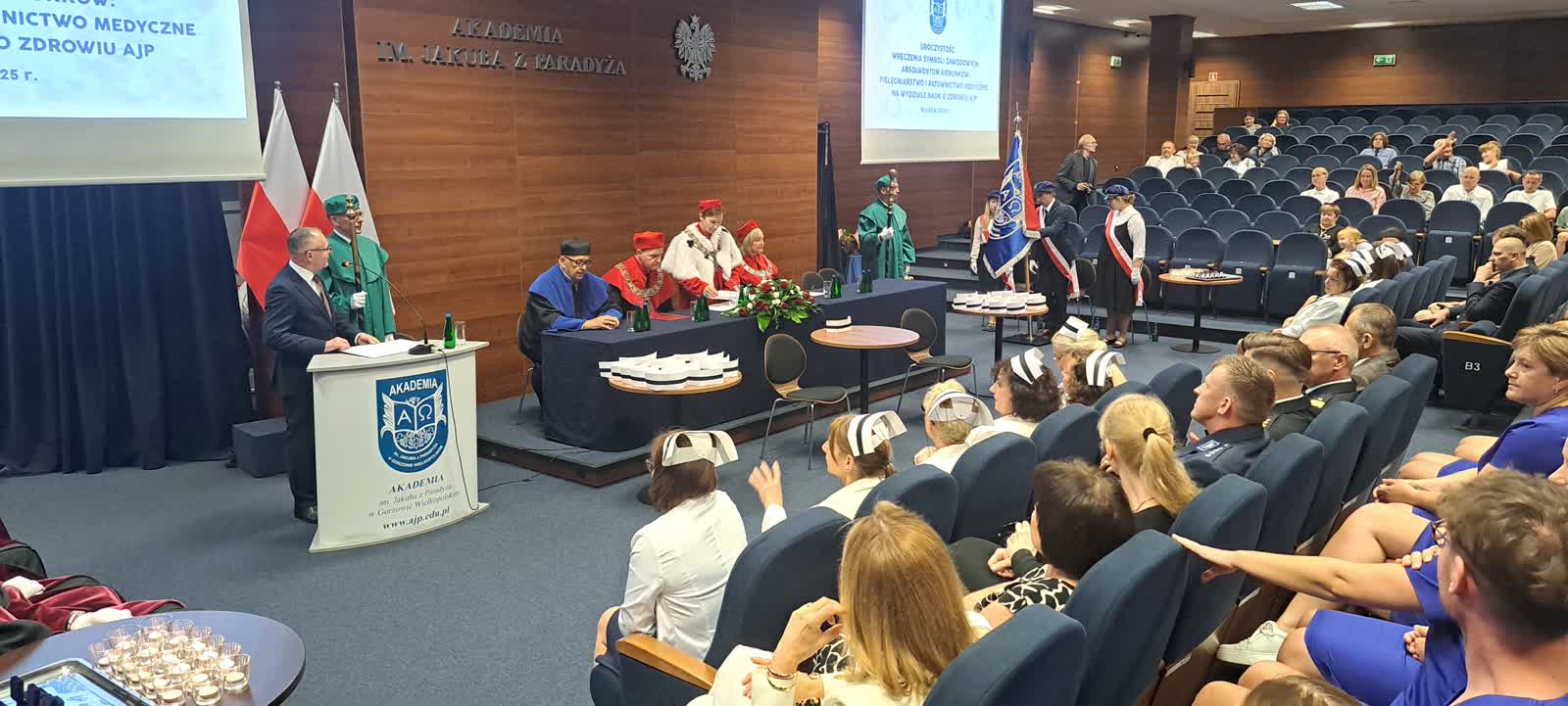 Czepkowanie na AJP. Pielęgniarki i ratownicy odebrali symbole zawodowe Radio Zachód - Lubuskie