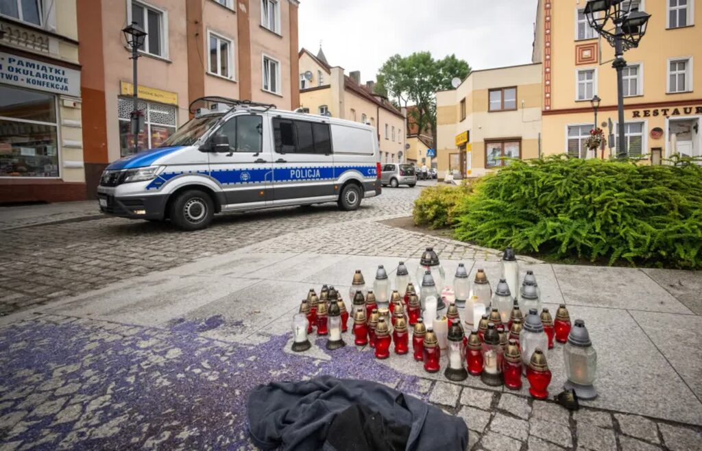 Miejsce bójki dwóch grup mężczyzn na terenie miejscowości Nowe w powiecie świeckim, fot. PAP/Tytus Żmijewski