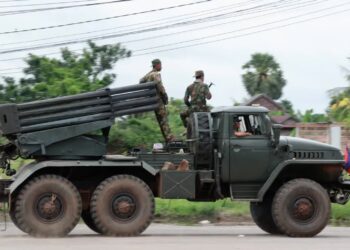 Kambodżańscy żołnierze. Fot. PAP/EPA/KITH SEREY