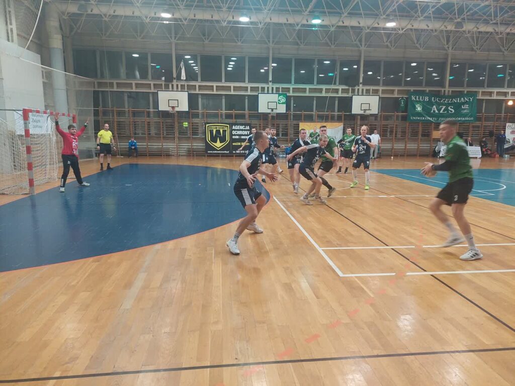 UKS Trójka bez Kaczmarka, ale z nowymi graczami UKS Trójka bez Kaczmarka, ale z nowymi graczami Radio Zachód - Lubuskie