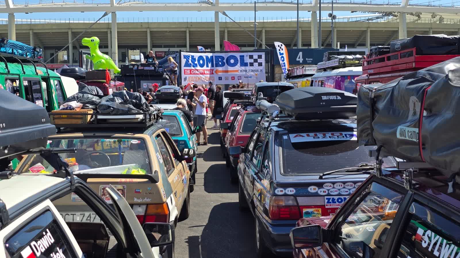 Pierwsza mała awaria. Gorzowianie na Złombolu jadą dalej [ZDJĘCIA] Radio Zachód - Lubuskie