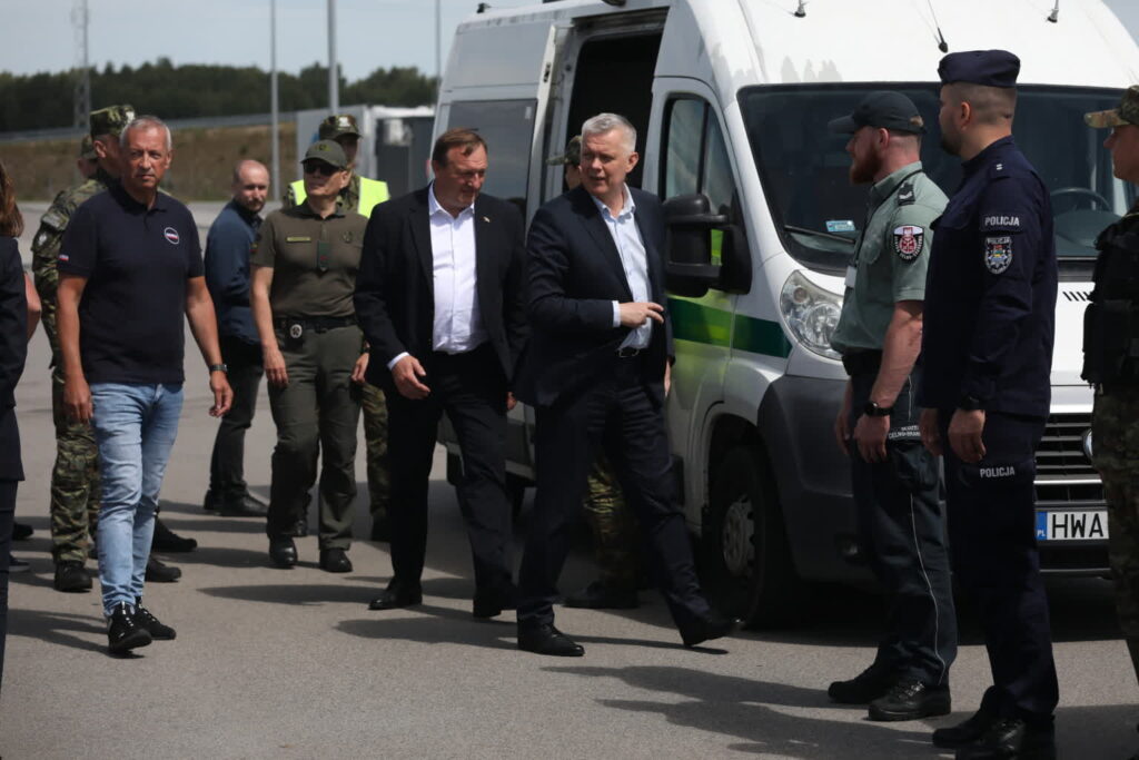 Tomasz Siemoniak w Budzisku (PAP/Artur Reszko)