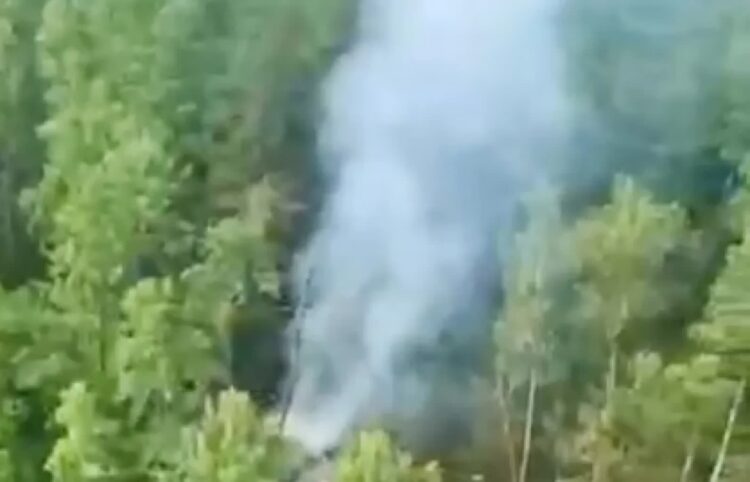 W obwodzie amurskim na Dalekim Wschodzie Rosji odnaleziono w czwartek szczątki samolotu pasażerskiego An-24. Fot. PAP/EPA/RUSSIAN MINISTRY OF EMERGENCY SITUATIONS / HANDOUT HANDOUT