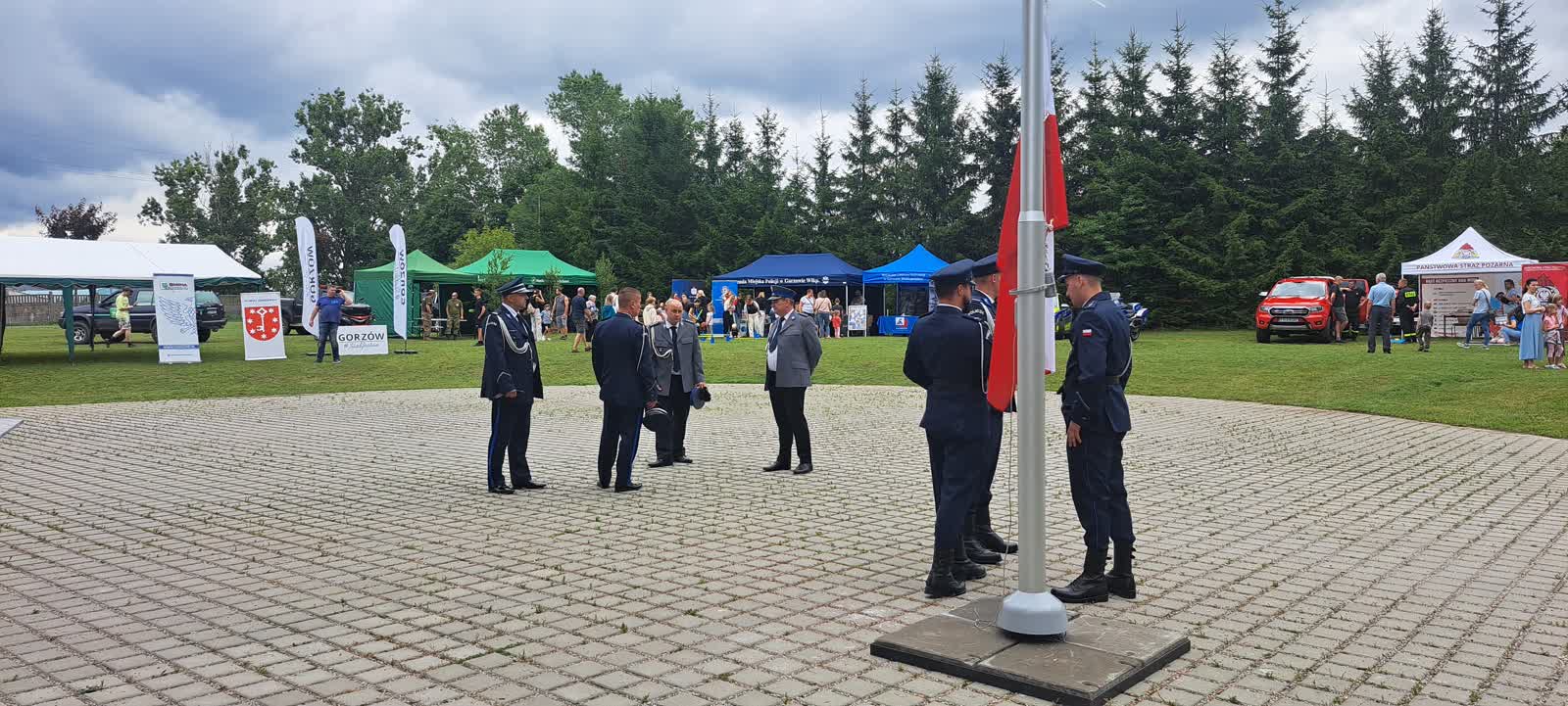 Awanse dla policjantów i atrakcje dla mieszkańców. W Kłodawie trwa festyn Radio Zachód - Lubuskie