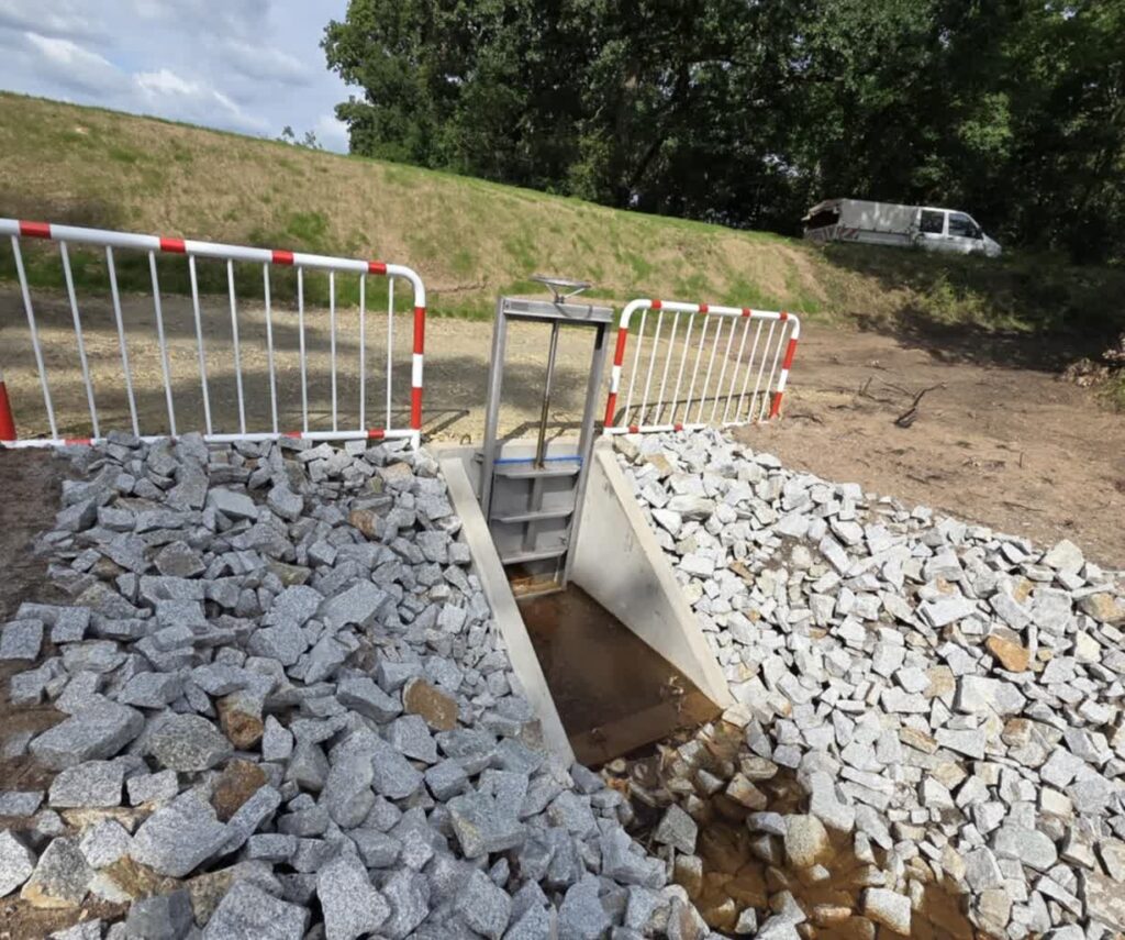 W gminie Bobrowice wyremontowano urządzenia wodne 3 fot. UG Bobrowice