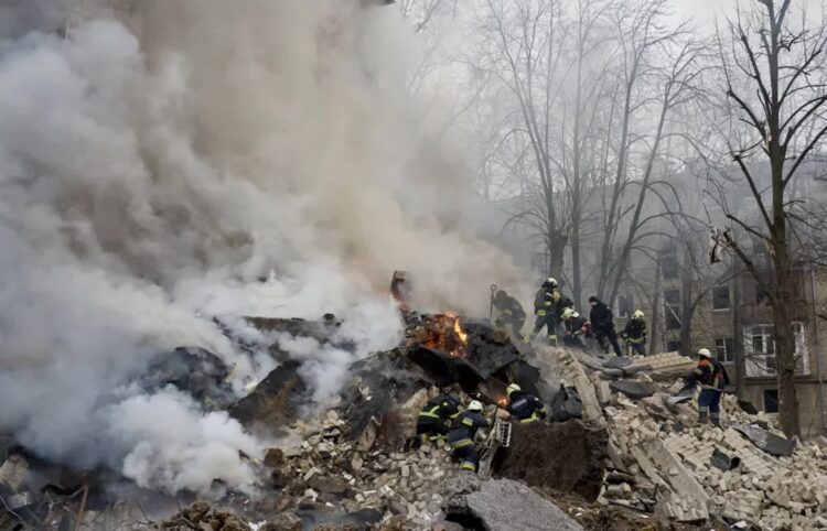 Zniszczenia w Kijowie. Zdj. Ilustracyjne. Fot. PAP/EPA/SERGEY KOZLOV