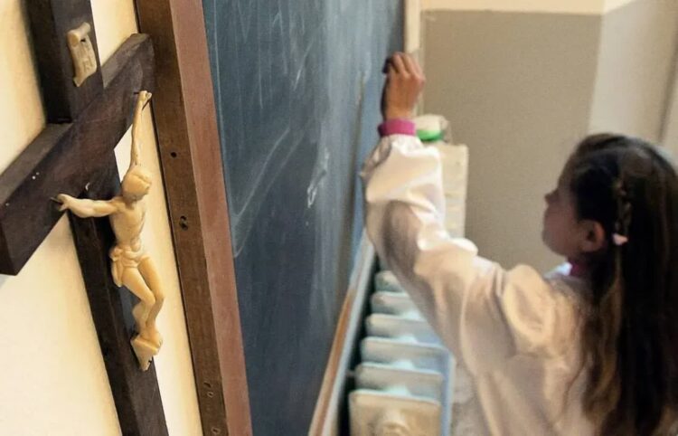 Lekcja religii (zdj. ilustracyjne) Fot. PAP/EPA/FR4ANCO SILVI