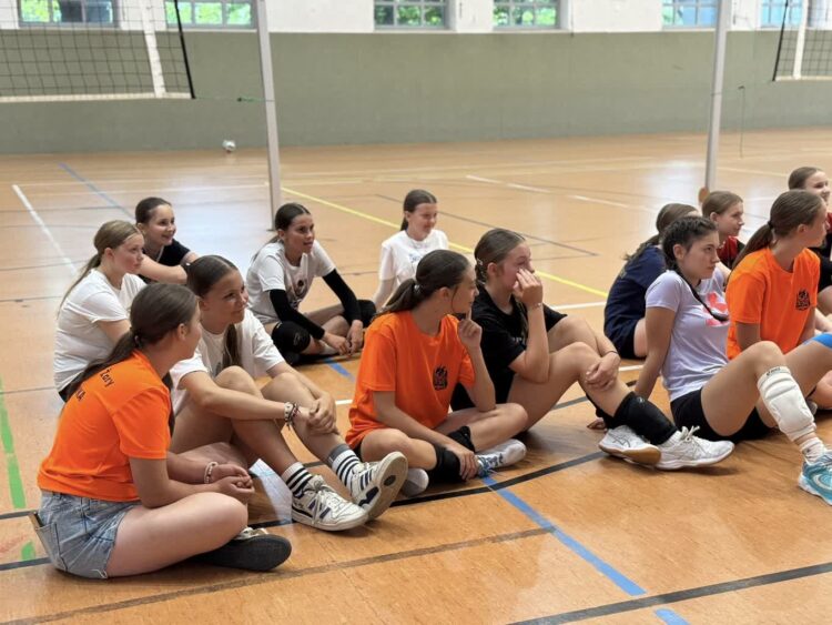 UKS Promień Żary zasmakuje seniorskiej siatkówki 9 UKS Promień Żary zasmakuje seniorskiej siatkówki Radio Zachód - Lubuskie