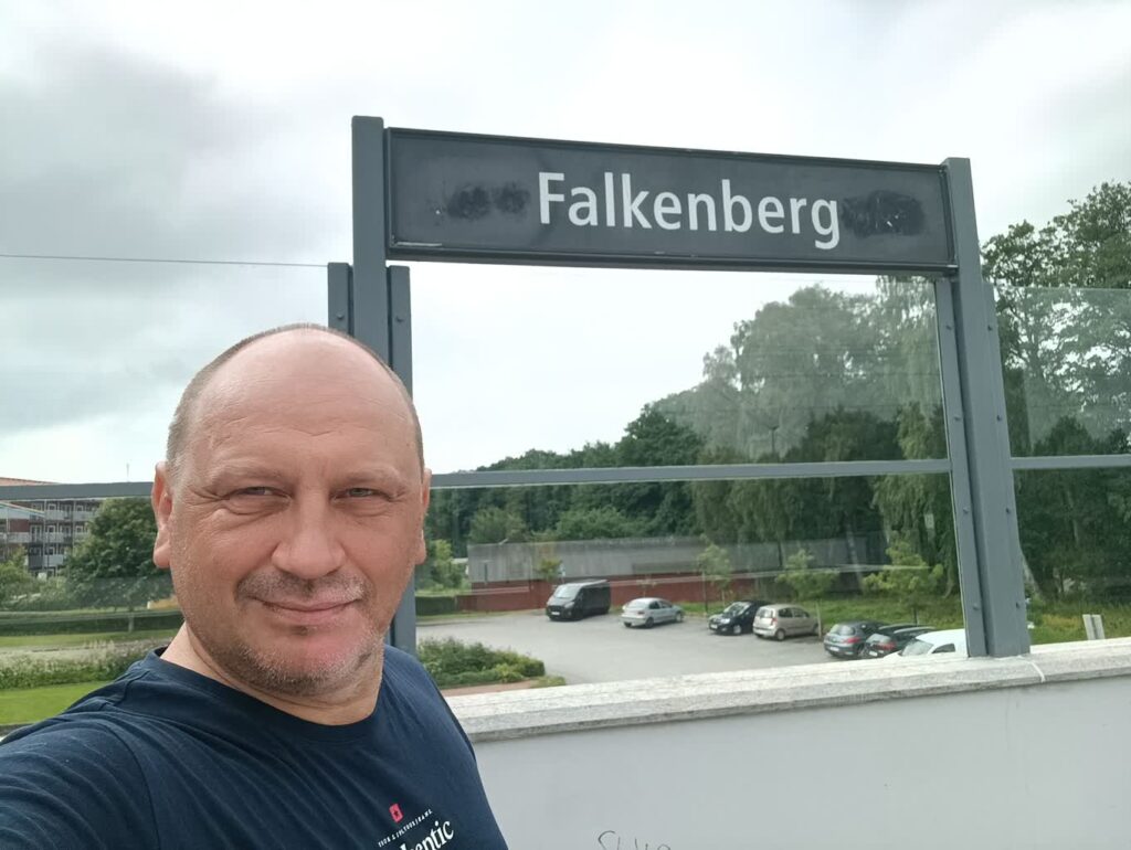 Paweł Tomczyk - miłośnik roweru i wycieczek fot. Z sakwą ci do twarzy/ facebook