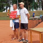 Zwycięzca singla kat. A - Janusz Nowicki z organizatorem Dawidem Wiktorskim (fot. Jakub Lesiński)