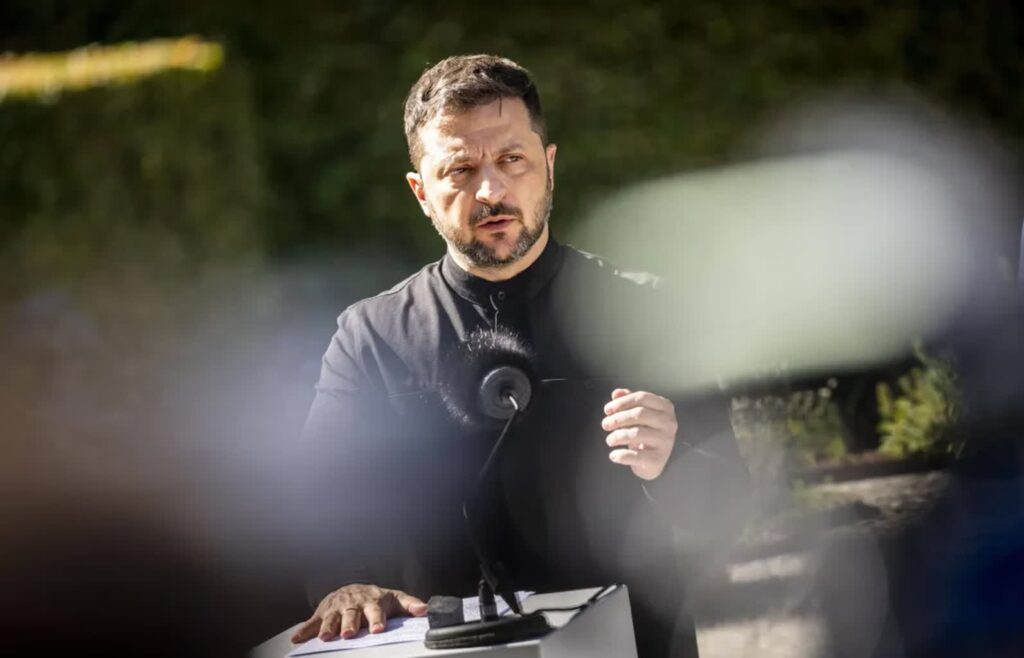 Zełenski: to była najlepsza rozmowa z Trumpem 6 Wołodymyr Zełenski Fot. PAP/EPA/IDA MARIE ODGAARD