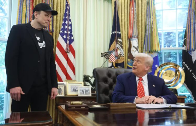 Elon Musk i Donald Trump. Fot. PAP/EPA/FRANCIS CHUNG / POOL