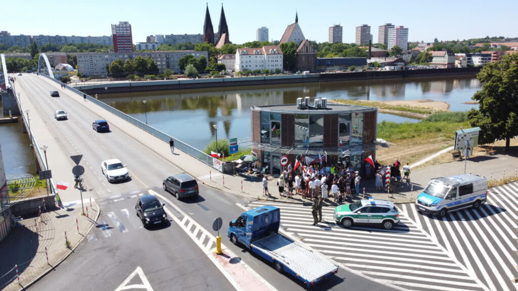 Most graniczny w Słubicach (PAP/Lech Muszyński)