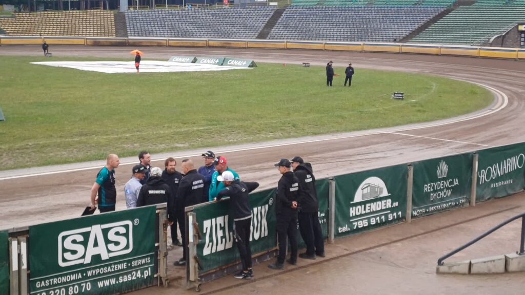 Młodzi żużlowcy pojadą w innym terminie fot. Jakub Lesiński