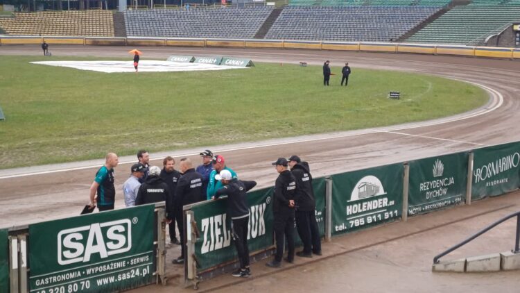 Młodzi żużlowcy pojadą w innym terminie 9 fot. Jakub Lesiński