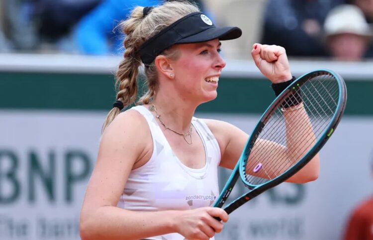 Magdalena Fręch. Fot. PAP/EPA/CHRISTOPHE PETIT TESSON