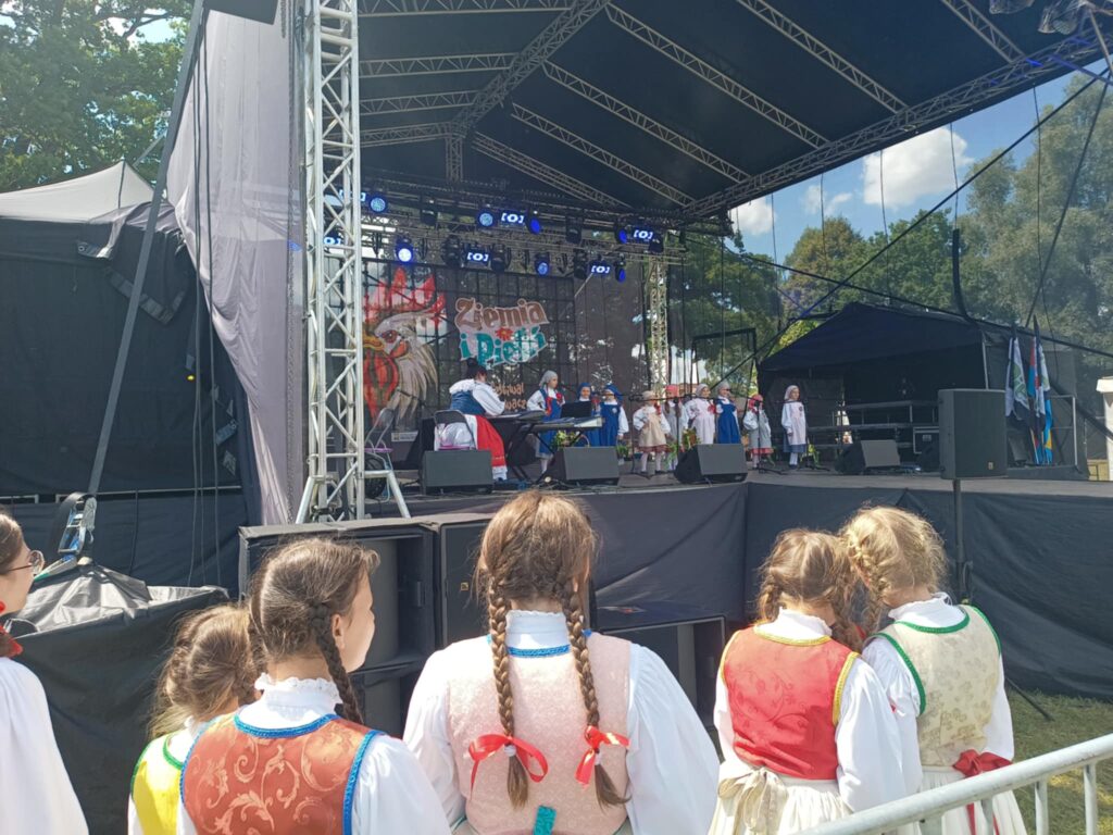 W Szprotawie ruszył 33 festiwal „Ziemia i pieśń” [ZDJĘCIA] Radio Zachód - Lubuskie