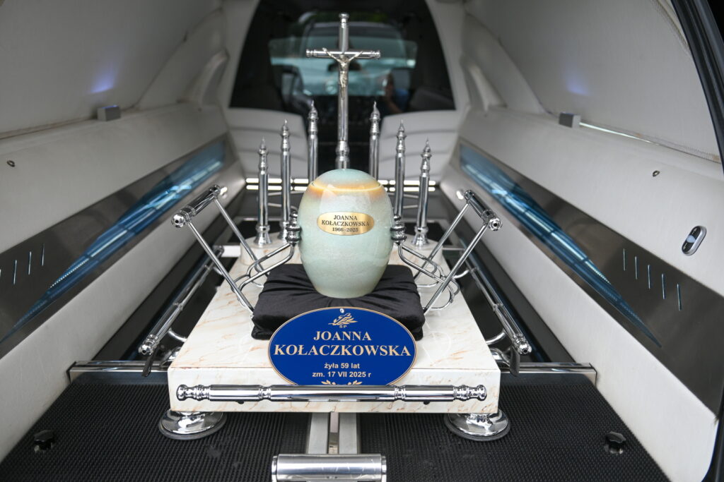 Hrabi'na Joanna Kołaczkowska spoczęła na Cmentarzu Wojskowym na Powązkach Radio Zachód - Lubuskie