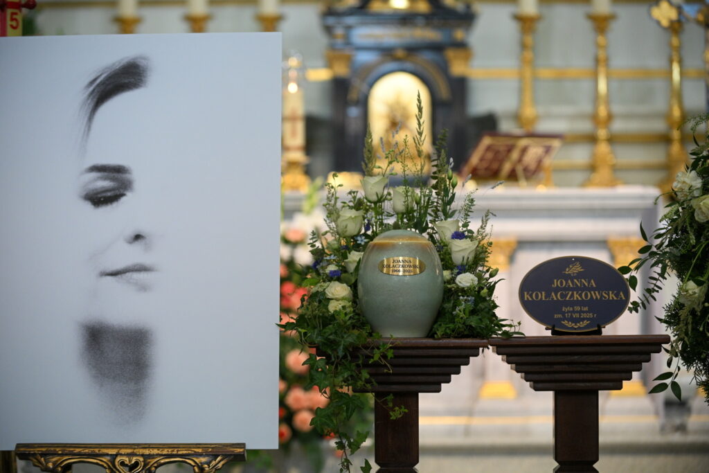 Hrabi'na Joanna Kołaczkowska spoczęła na Cmentarzu Wojskowym na Powązkach Radio Zachód - Lubuskie