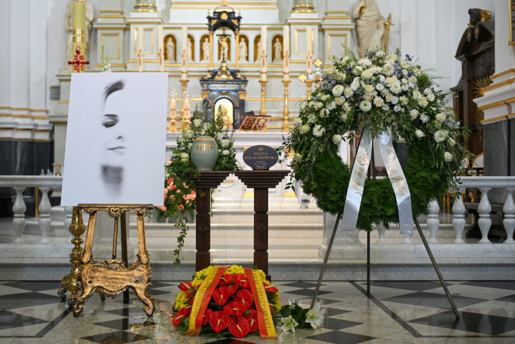 Hrabi'na Joanna Kołaczkowska spoczęła na Cmentarzu Wojskowym na Powązkach Radio Zachód - Lubuskie