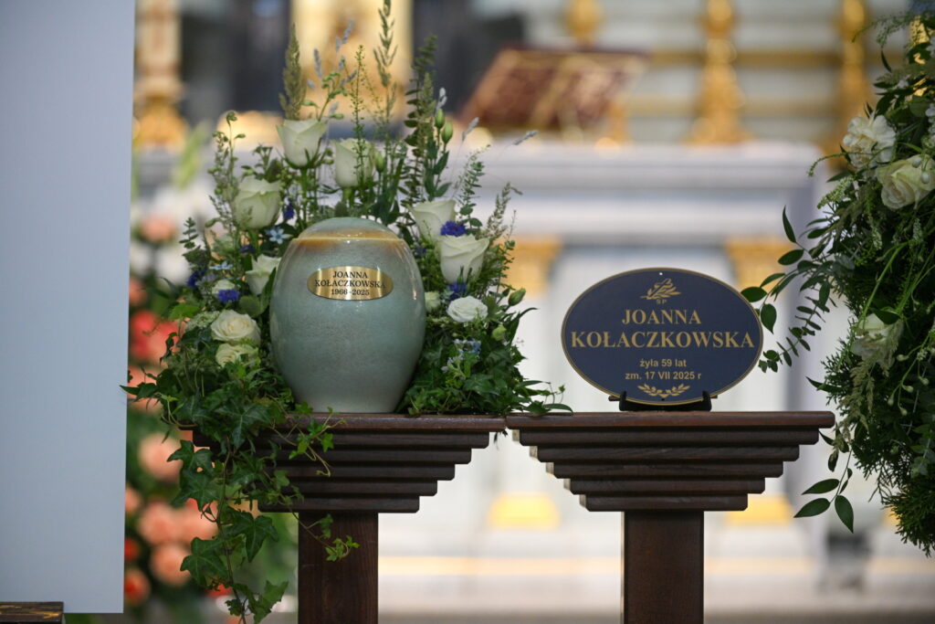 Hrabi'na Joanna Kołaczkowska spoczęła na Cmentarzu Wojskowym na Powązkach Radio Zachód - Lubuskie