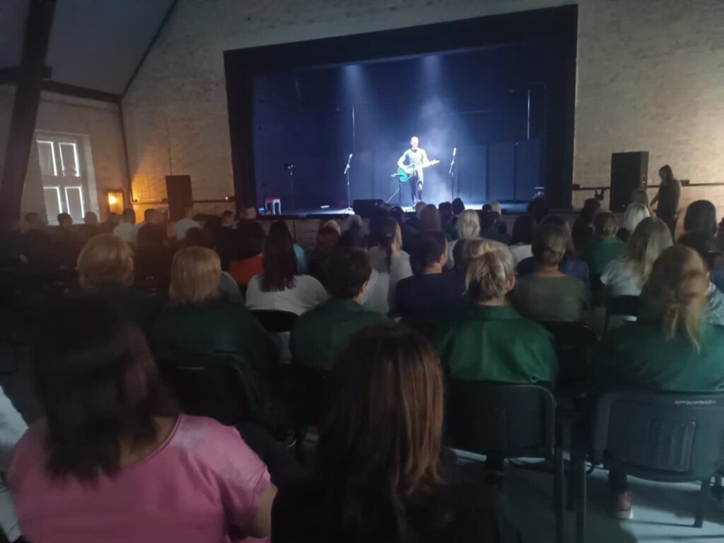 Resocjalizacja przez muzykę w zakładzie karnym w Krzywańcu fot. K.Gonera