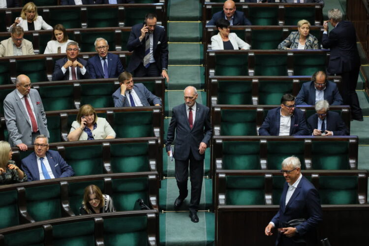 Sejm uchylił immunitet posłowi PiS Antoniemu Macierewiczowi  Radio Zachód - Lubuskie