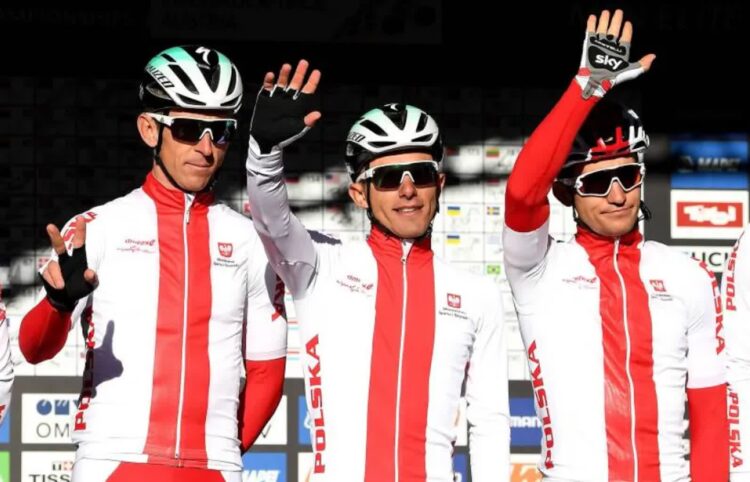 Od lewej: Maciej Bodnar, Rafał Majka i Michał Kwiatkowski. Fot. PAP/Bartłomiej Zborowski