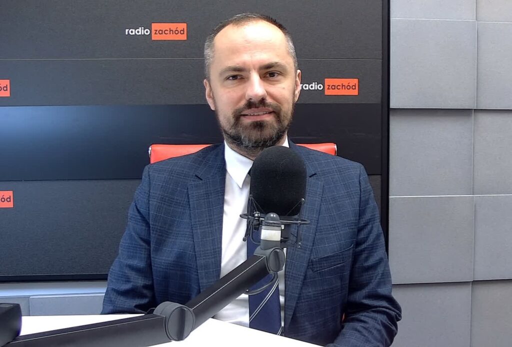 Maciej Siwicki w redakcji Radia Zachód