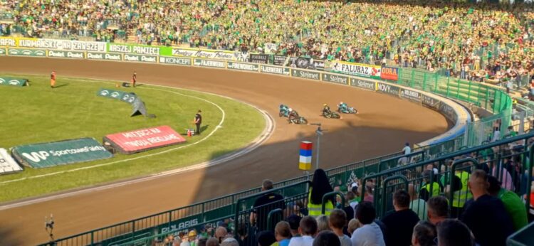 Falubaz przed decydującym starciem z ROW-em. "Jest presja, ale jesteśmy dobrym zespołem" 9 fot. Jacek Białogłowy