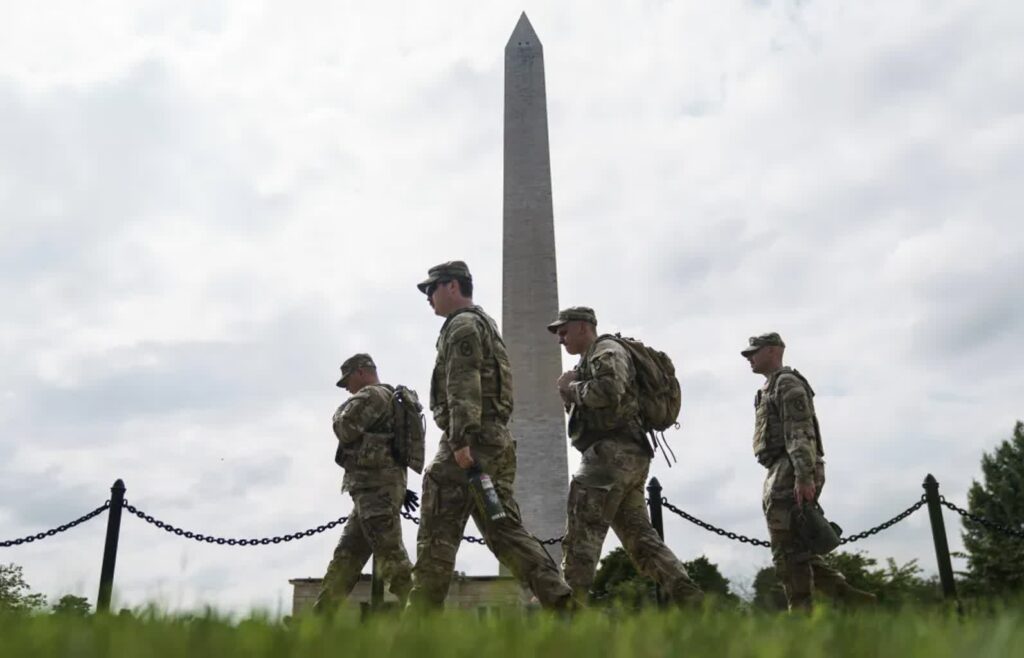 Gwardia Narodowa w Waszyngtonie Fot. PAP/EPA/WILL OLIVER