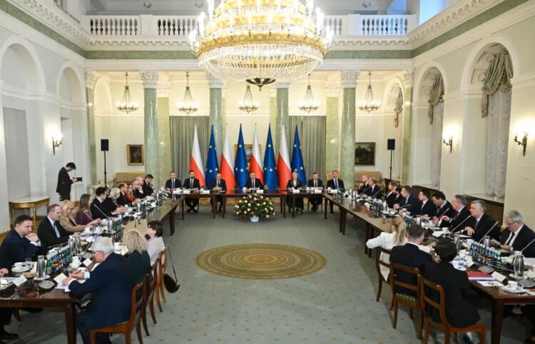 Posiedzenie Rady Gabinetowej z udziałem prezydenta Andrzeja Dudy Fot. PAP/Radek Pietruszka