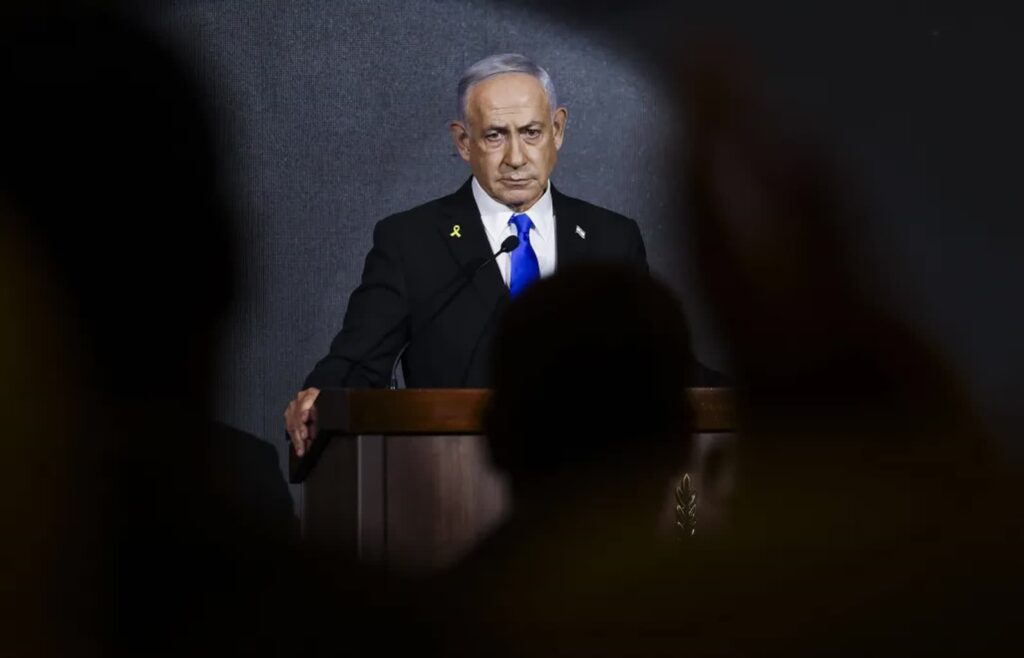 Netanjahu nakazał rozpoczęcie rozmów o uwolnieniu zakładników i zakończeniu wojny Benjamin Netanjahu Fot. PAP/EPA/Ronen Zvulun/POOL