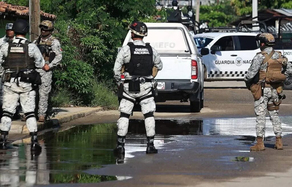 Członkowie Gwardii Narodowej Meksyku - zdjęcie ilustracyjne Fot. PAP/EPA/David Guzman